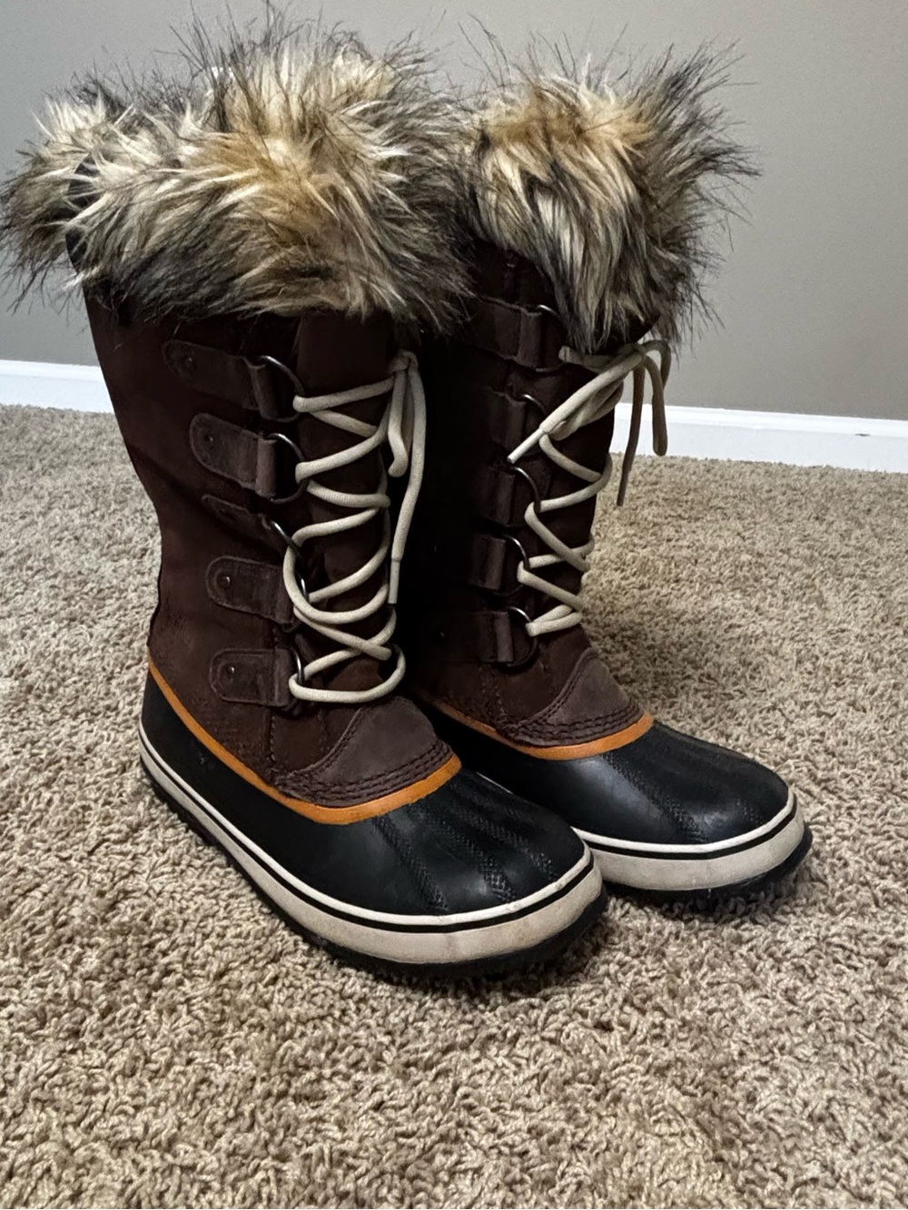 Sorel Brown Faux-Fur Trim Waterproof Winter Boots with brown Shell womens 8.5  l